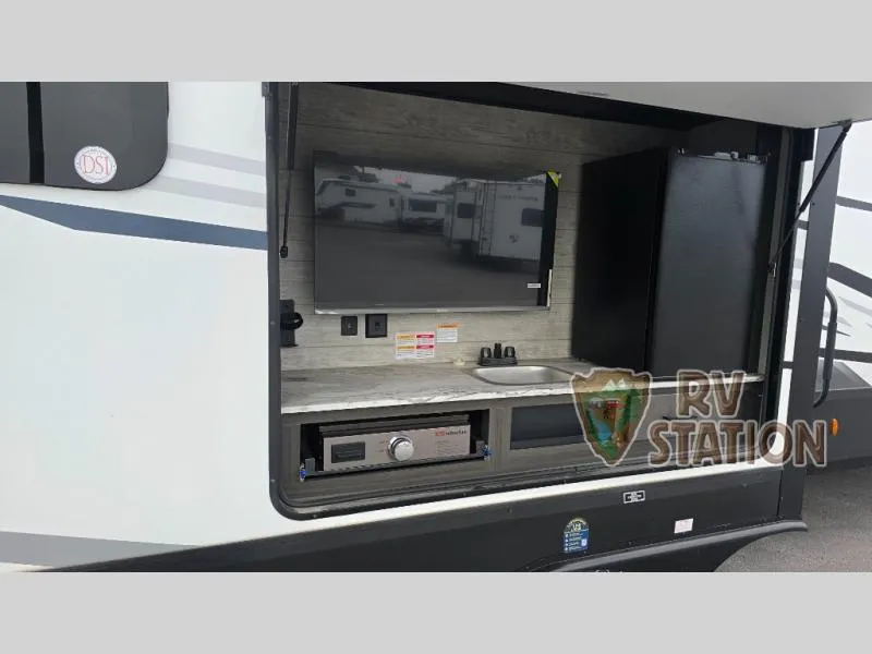 2025 Venture RV SportTrek Touring Edition 353VRK - Photo 3