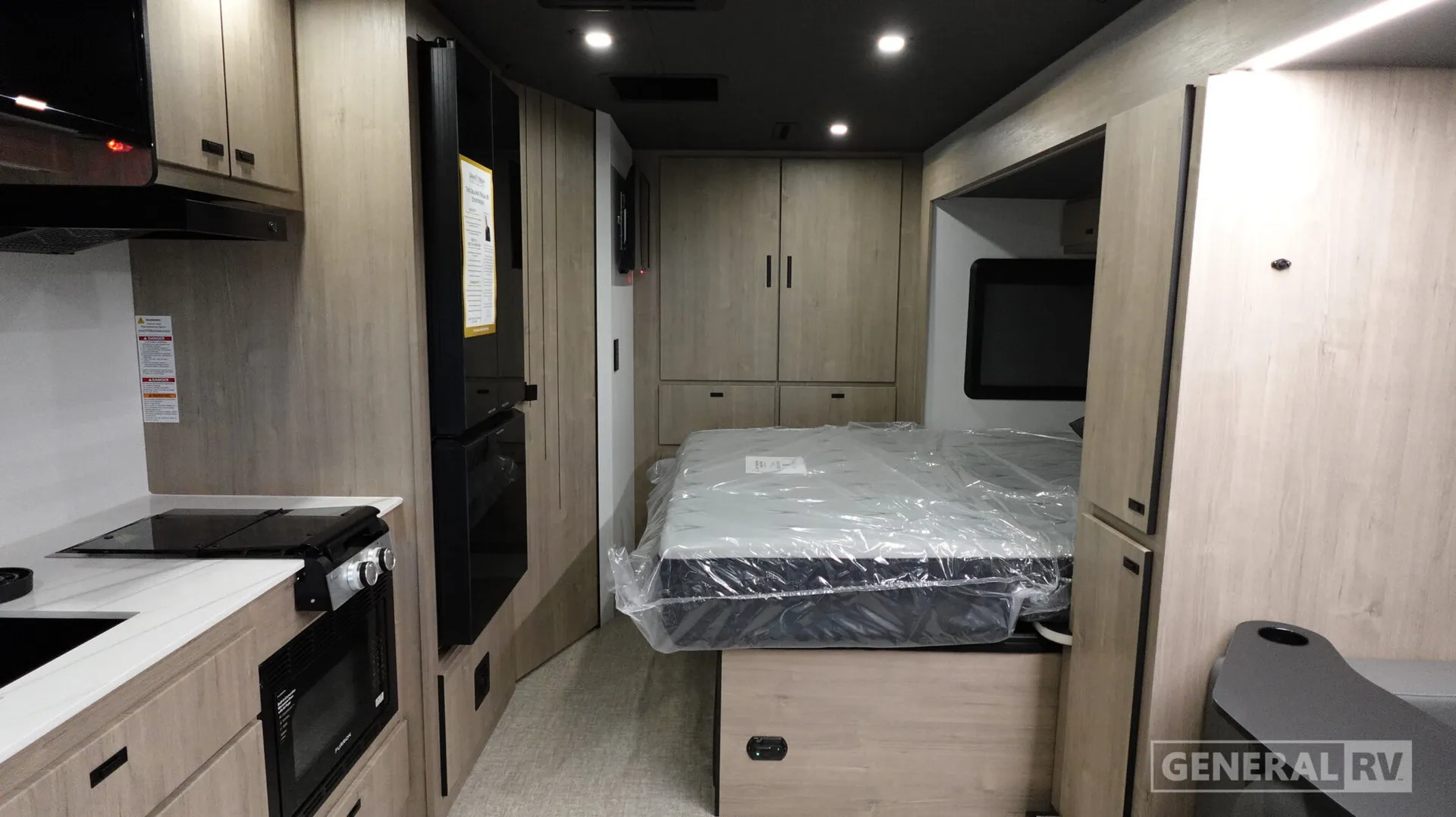 2026 Grand Design Lineage Series M 25FW - Photo 3