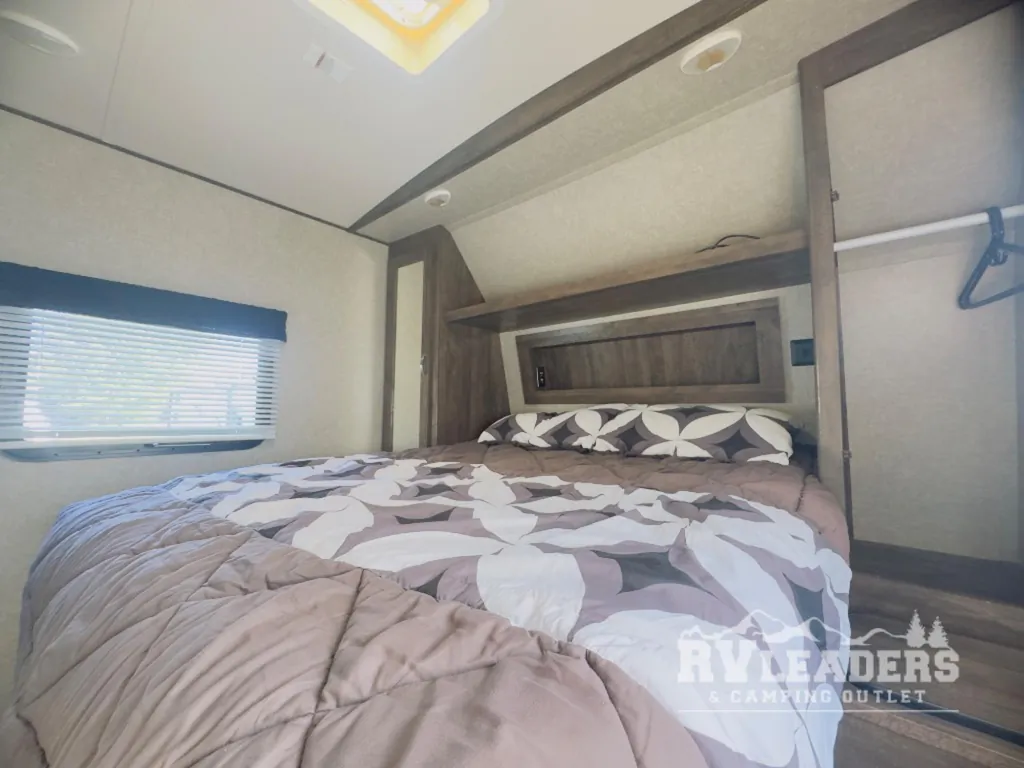 2017 Forest River Vibe 313BHS, Photos photo 31