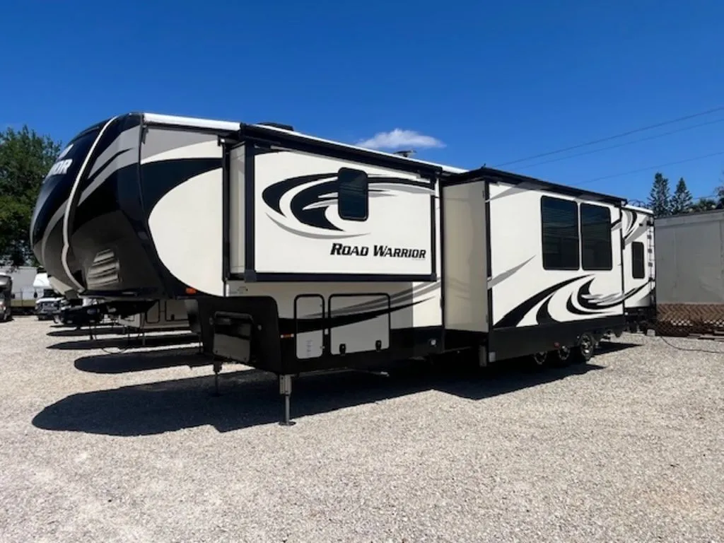 2018 Heartland Road Warrior RW - Photo 3