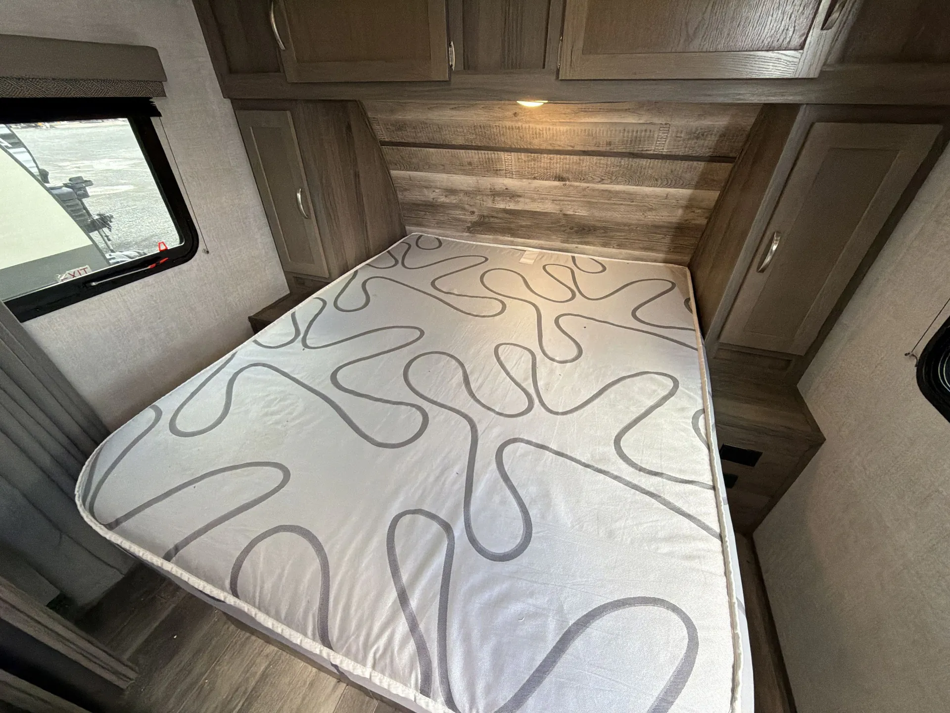2023 Gulf Stream Vista Cruiser 23QBS — living area main
