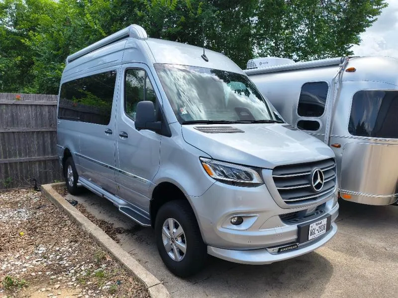 2025 Airstream Interstate Used    19 - Photo 3