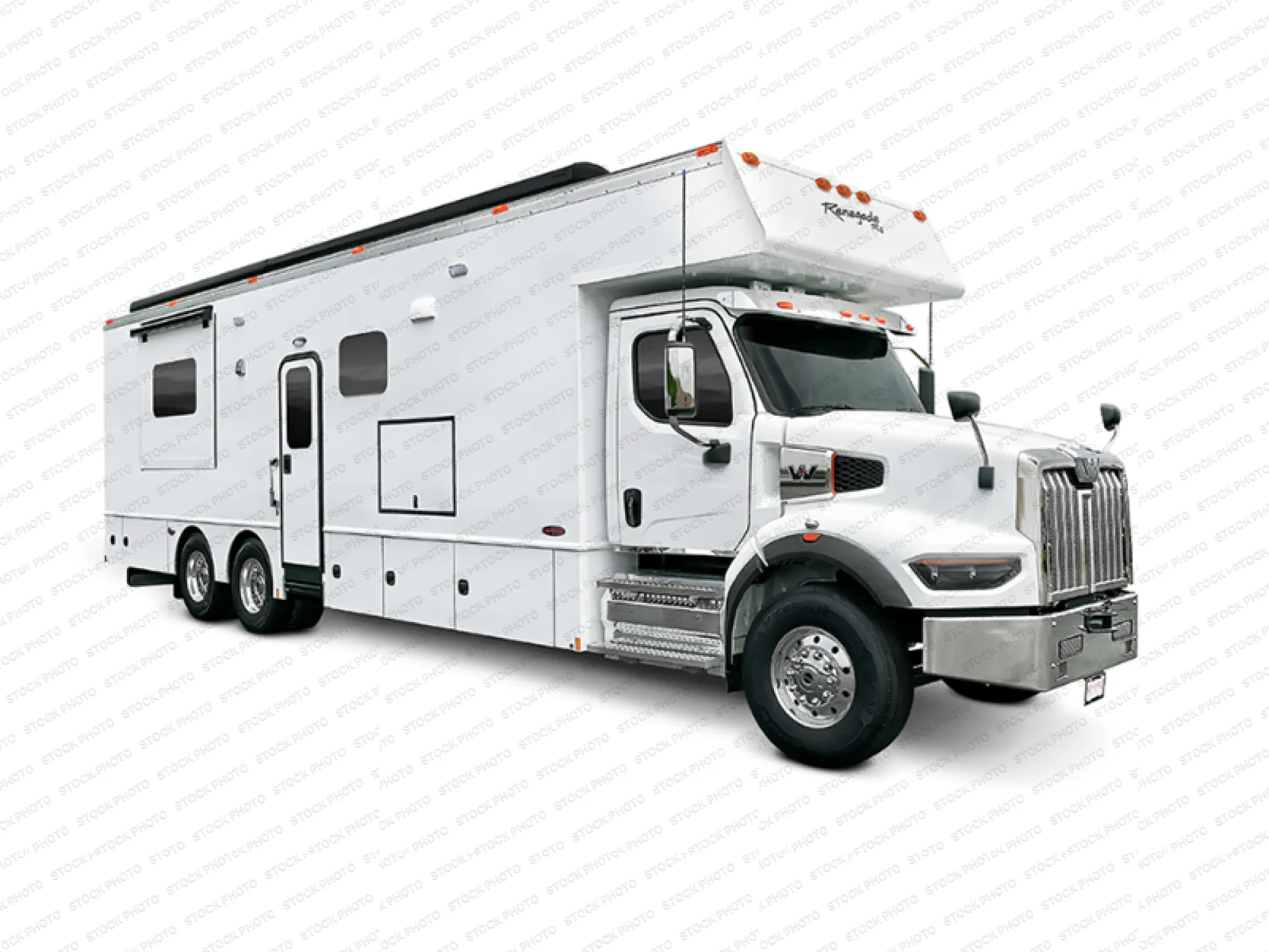 2024 Renegade RV Classic 38CSB - Photo 2