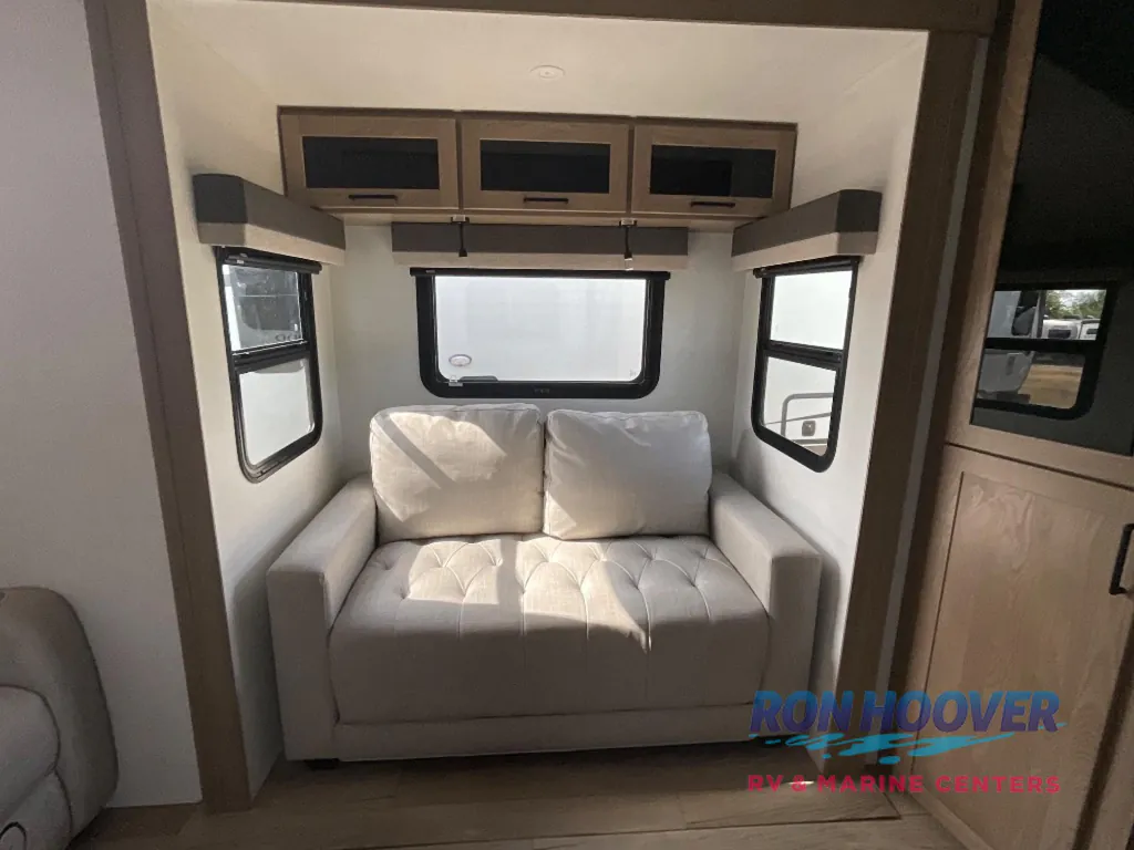 2027 Forest River Rockwood Ultra Lite 2921RL, Photos photo 11