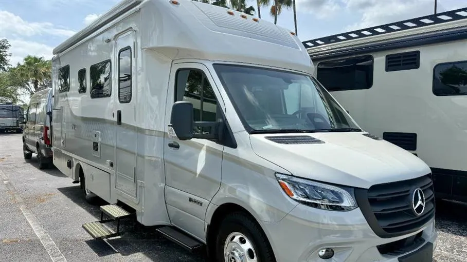 2027 Winnebago View 24R - Photo 2
