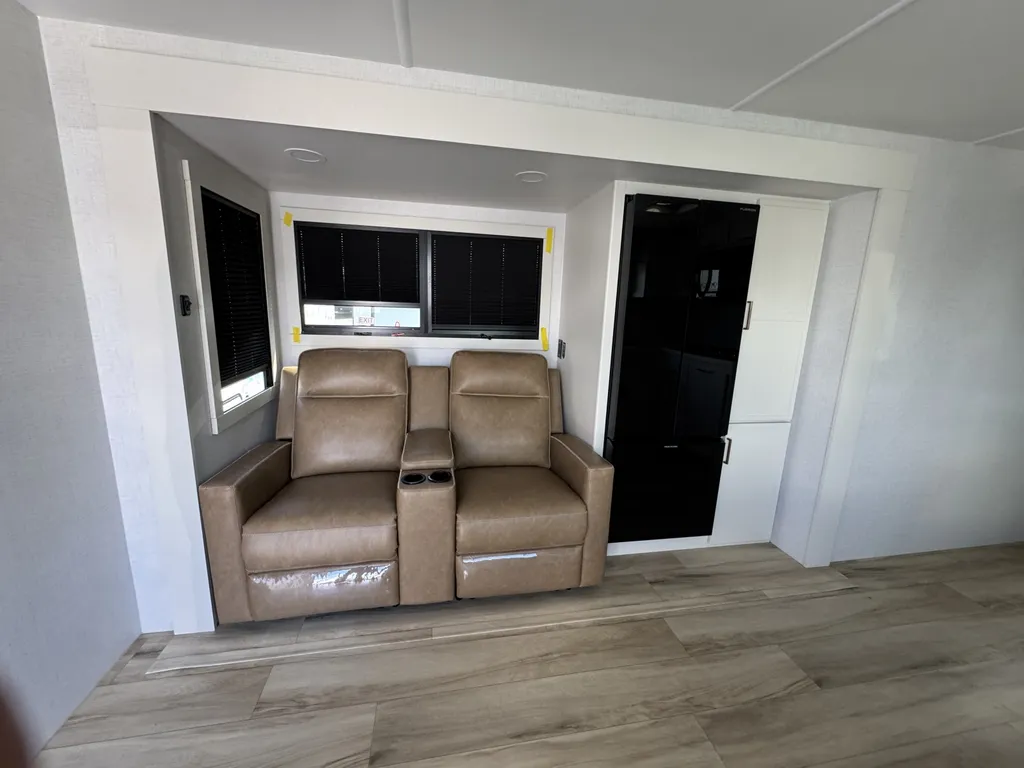 2025 Brinkley MODEL I 265, Photos photo 7