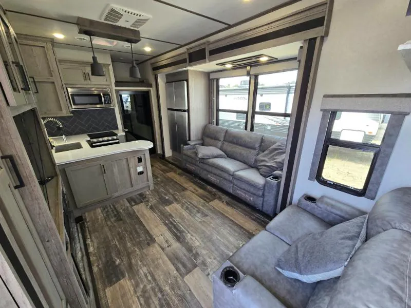 2021 Keystone Raptor 423, Photos photo 2