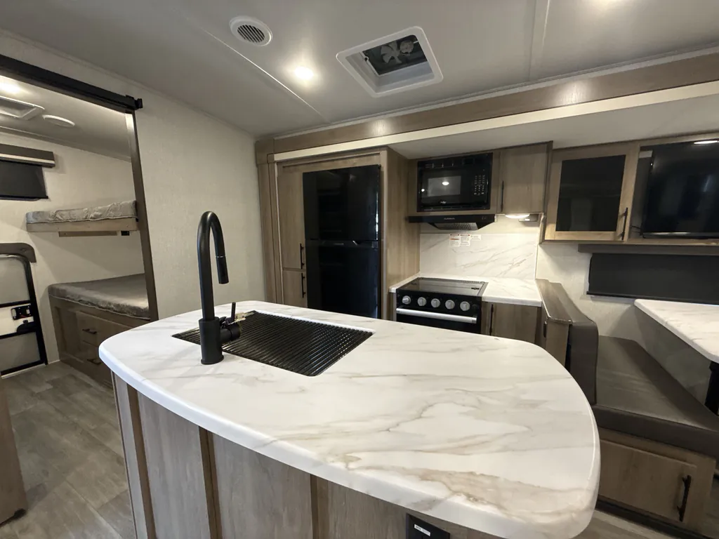 2023 Grand Design Imagine 3210BH, Photos photo 9