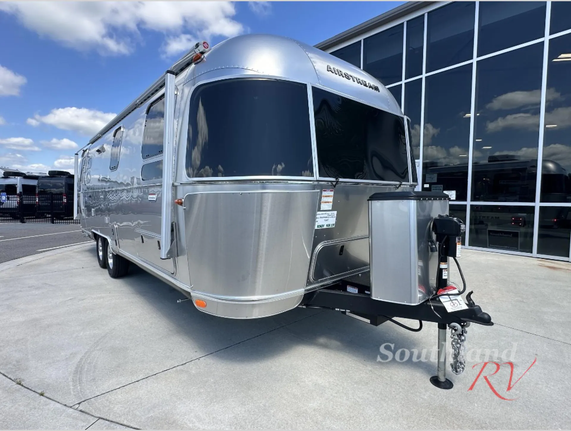 2026 Airstream International 27FB Twin - Photo 2