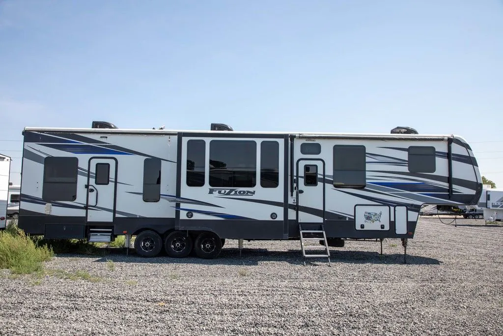 2018 Keystone Fuzion 417 - Photo 3