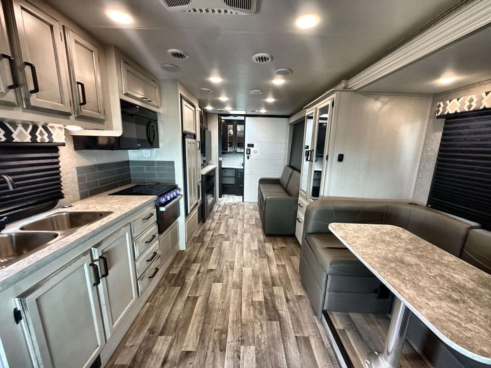 2022 Jayco Redhawk 26M — living area main