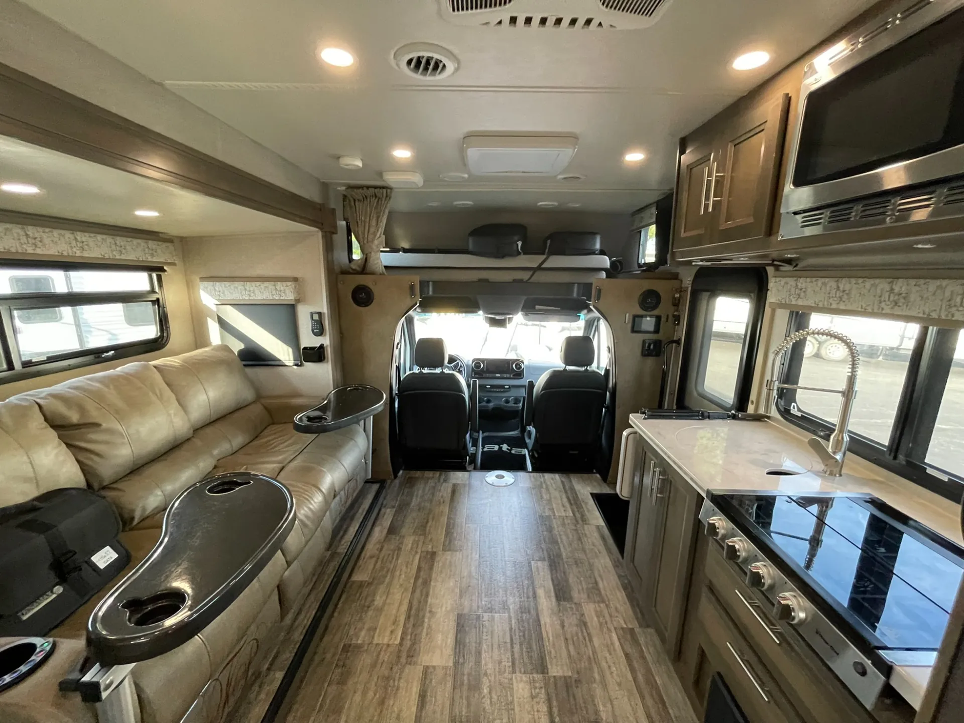 2021 Dynamax Corp Isata 3 Series 24FW - Photo 3