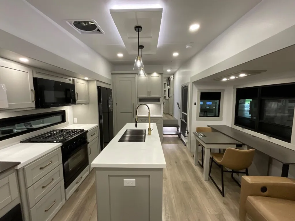 2026 Brinkley Model Z 3515, Photos photo 7