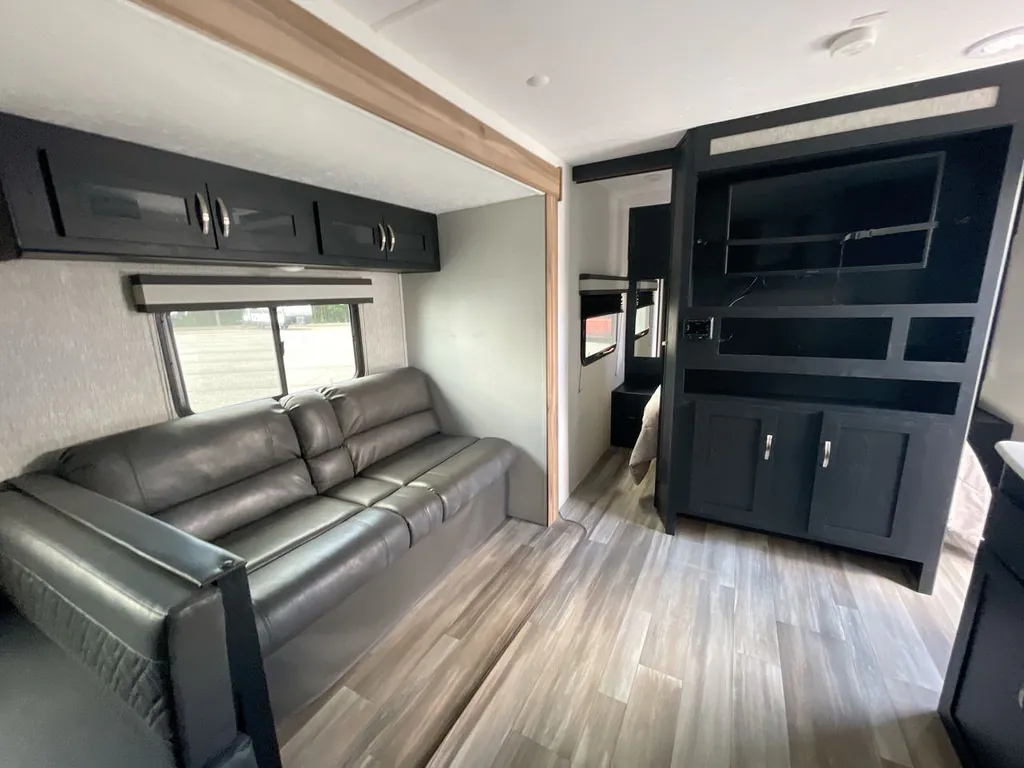 2023 Coachmen Freedom Express Select 29SE, Photos photo 11