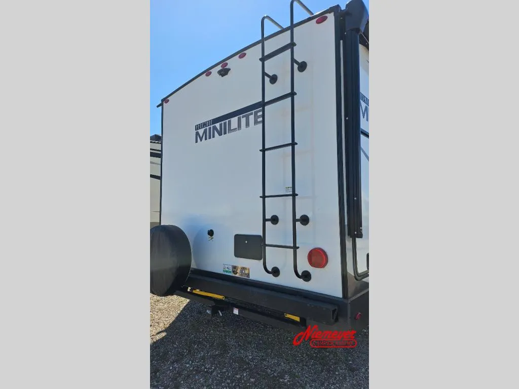 2023 Forest River Rockwood Mini Lite 2513S - Photo 4
