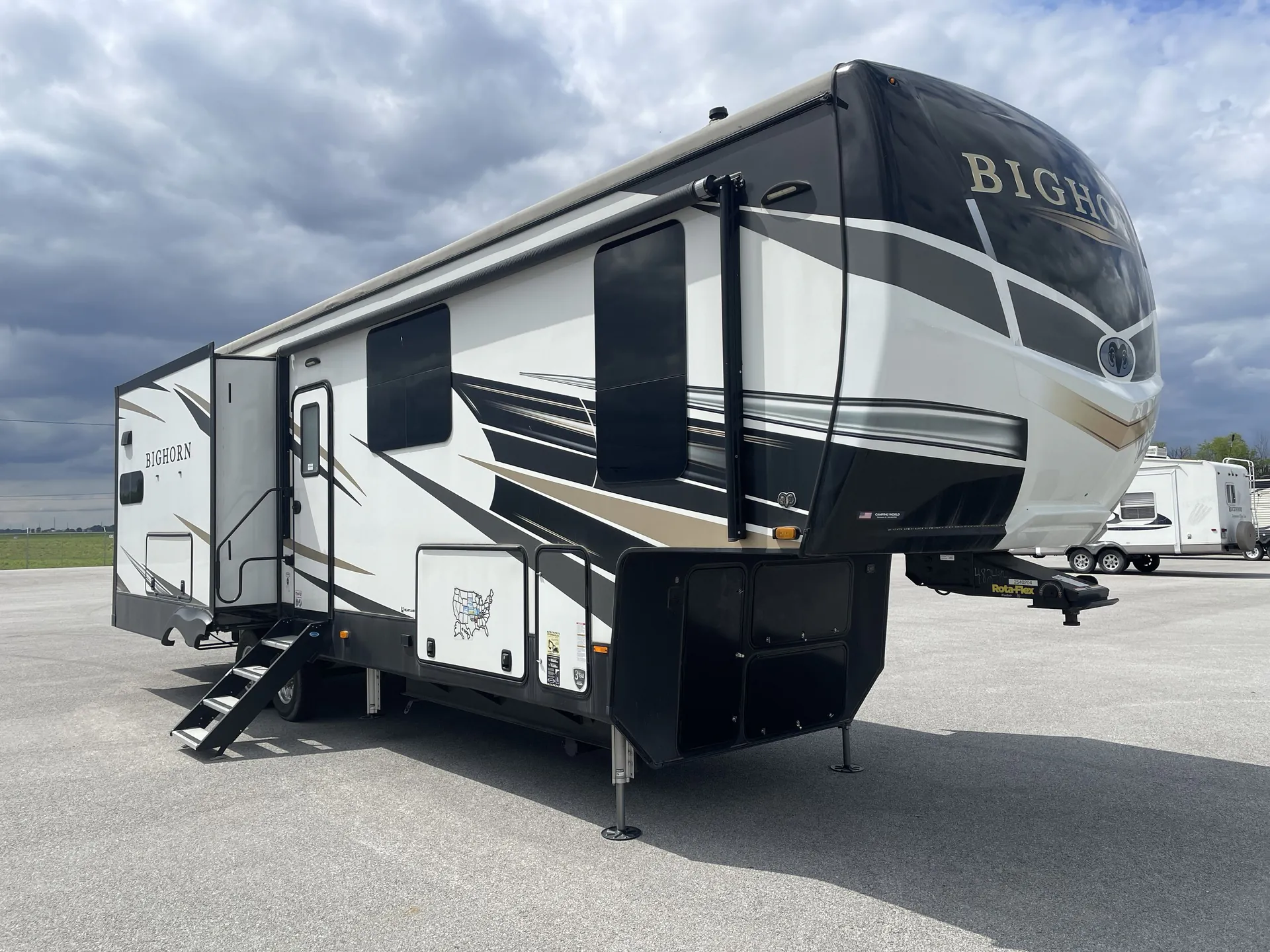 2022 Heartland Bighorn 3120RK - Photo 2
