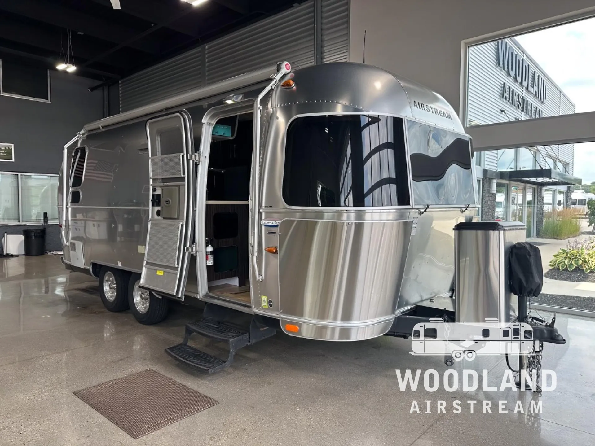 2014 Airstream International 23D - Photo 2