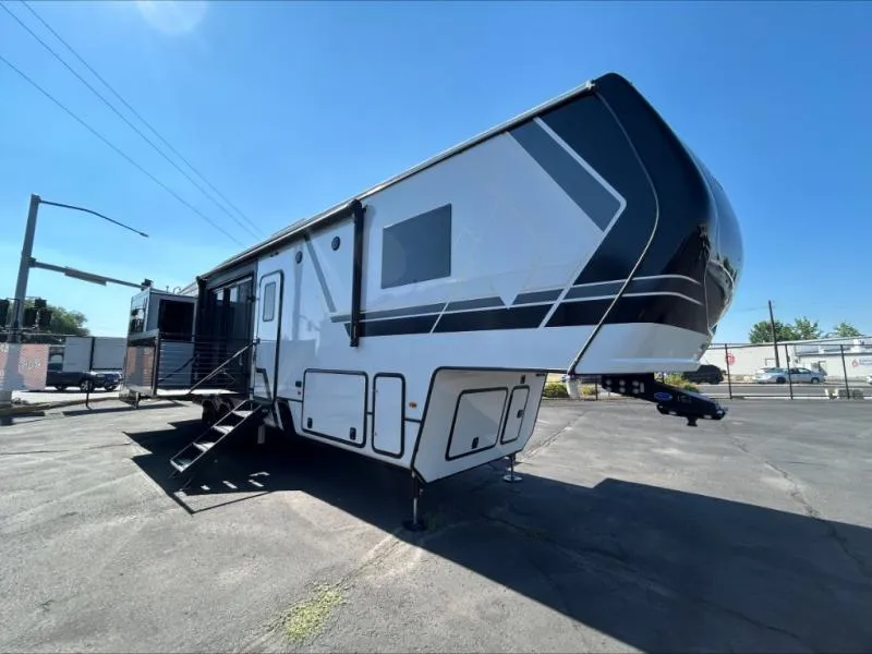 2026 Keystone Montana 3532SP - Photo 3