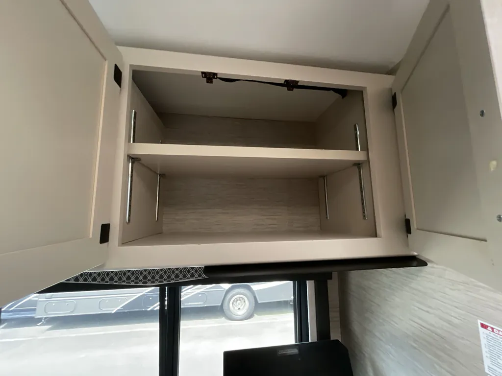 2022 Thor Motor Coach Axis 24.3, Photos photo 9