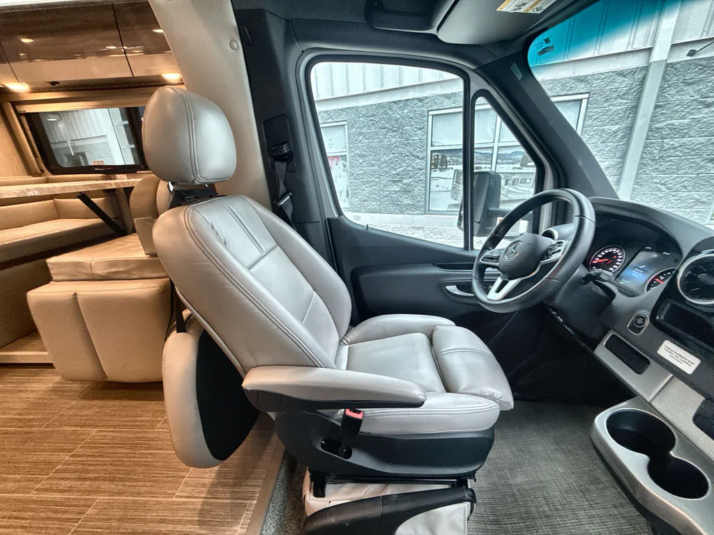 2022 Thor Motor Coach Tiburon 24FB, Photos photo 28