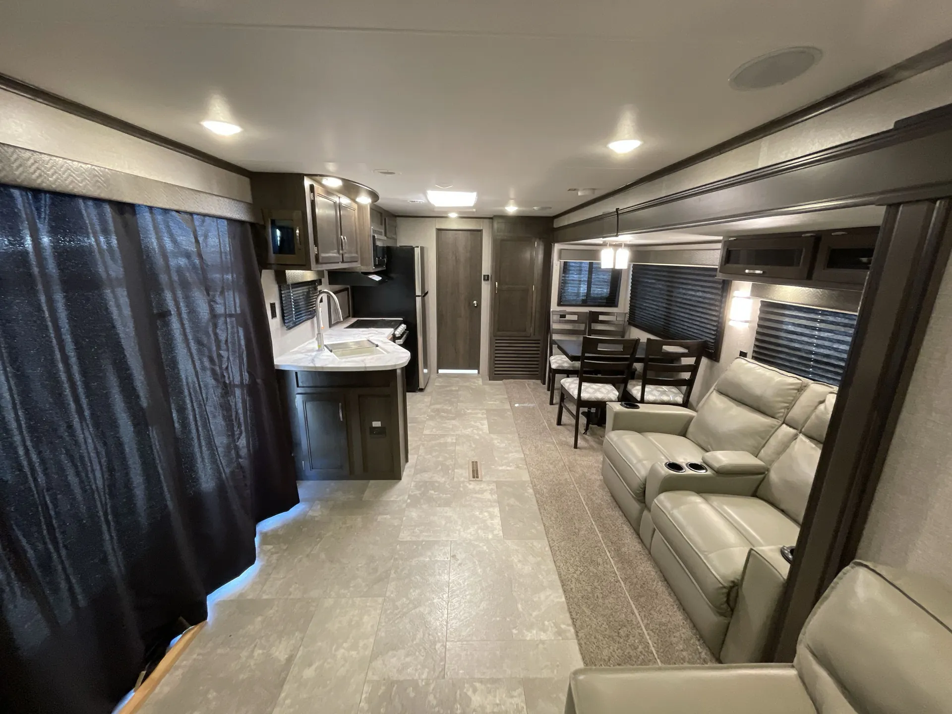 2020 Jayco Jay Flight 38FDDS — living area main