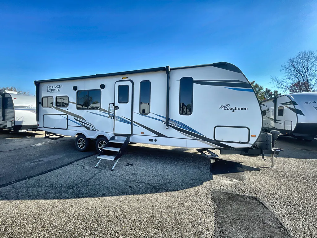 2023 Coachmen Freedom Express Ultra Lite 274RKS, Photos photo 5