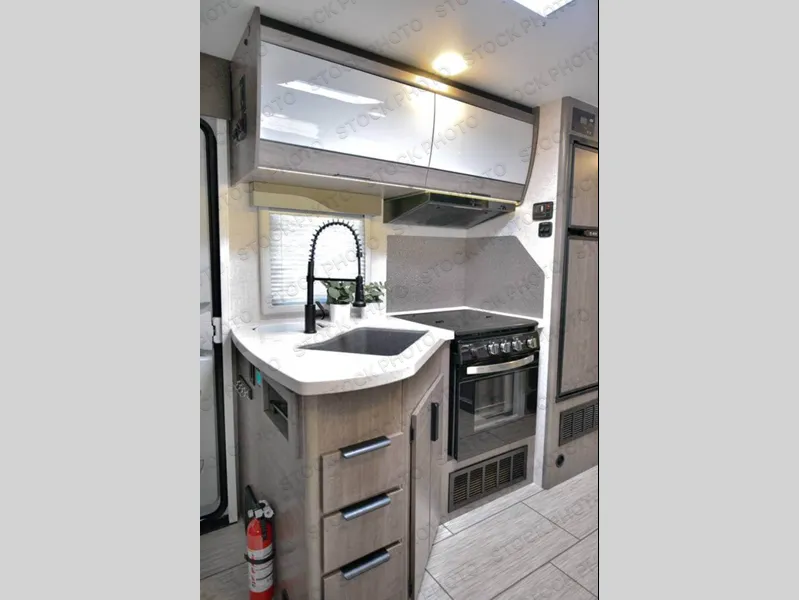 2026 Lance Lance Travel Trailers 2465 - Photo 3