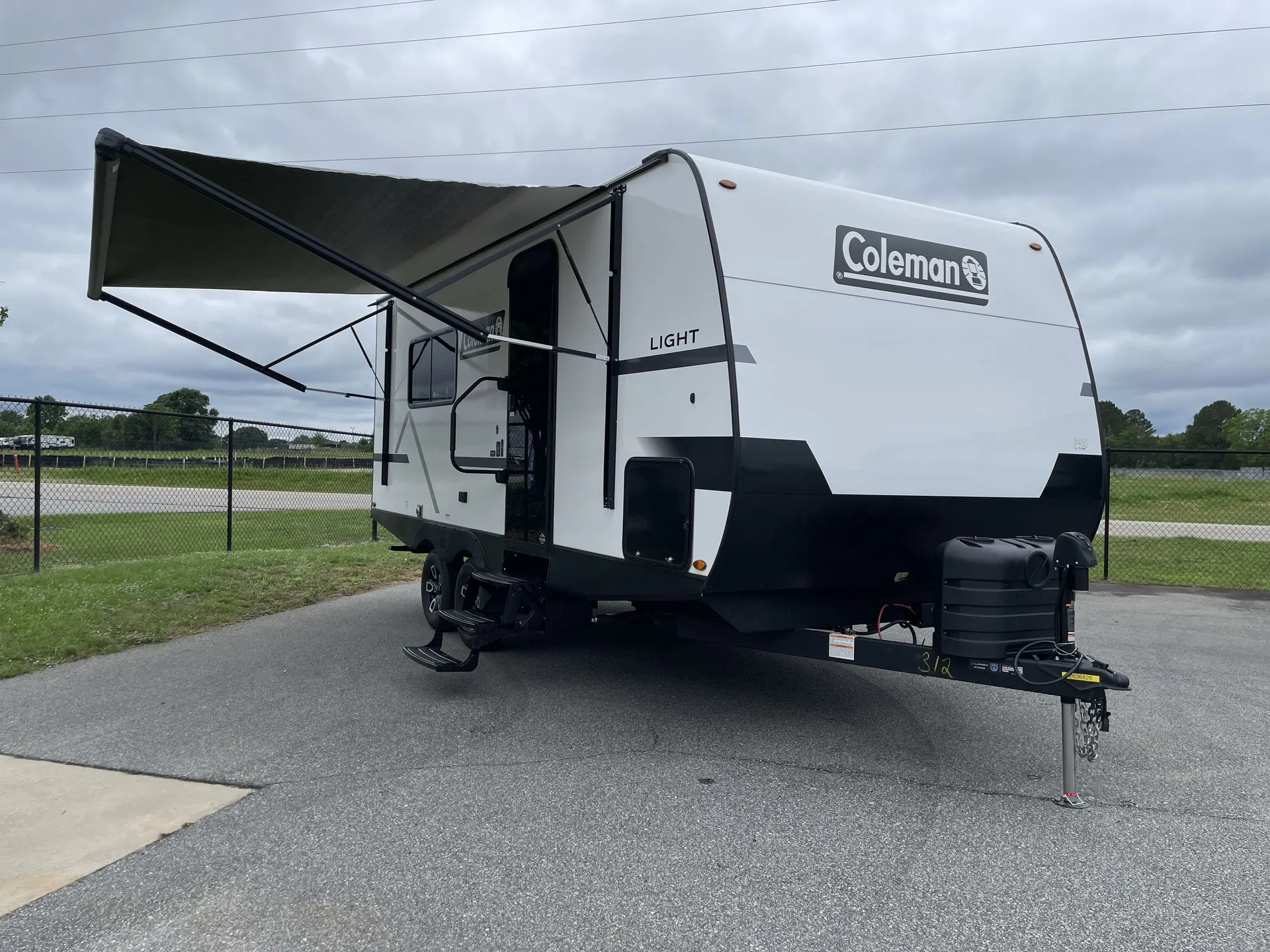 2026 Keystone Coleman Light 18RX - Photo 2