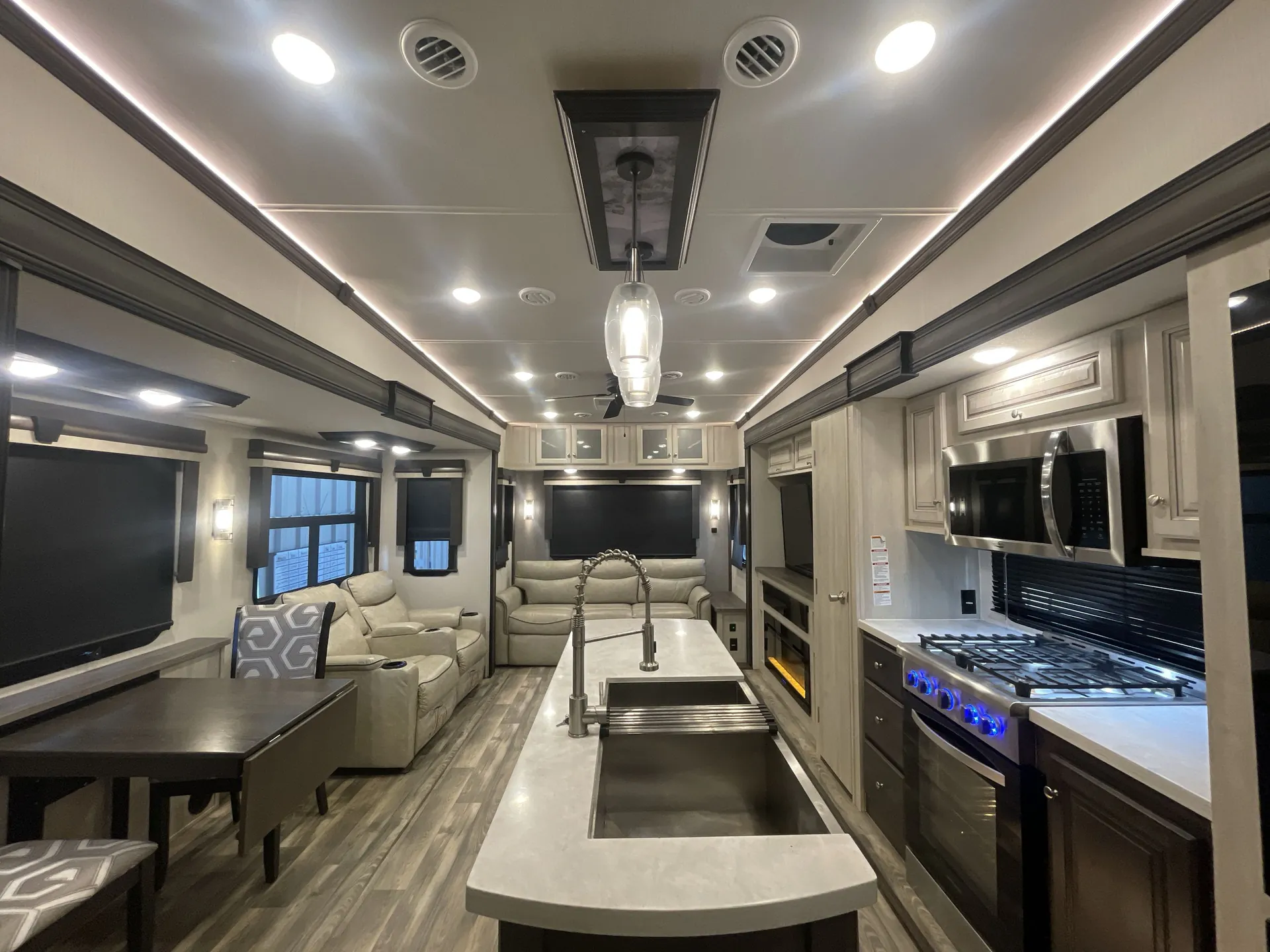 2022 Forest River Cardinal Luxury 380RLX — front