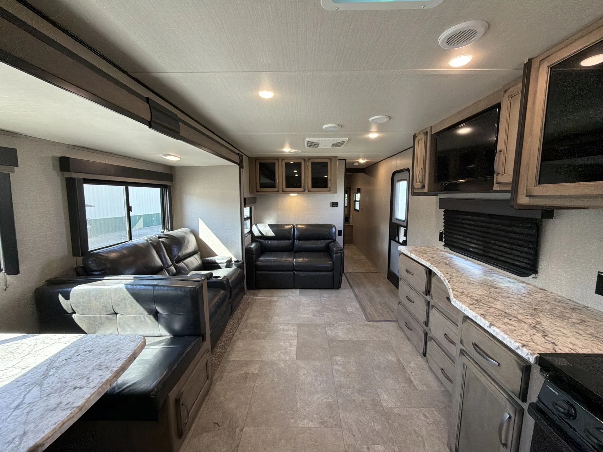 2019 Grand Design Transcend 28MKS — living area main