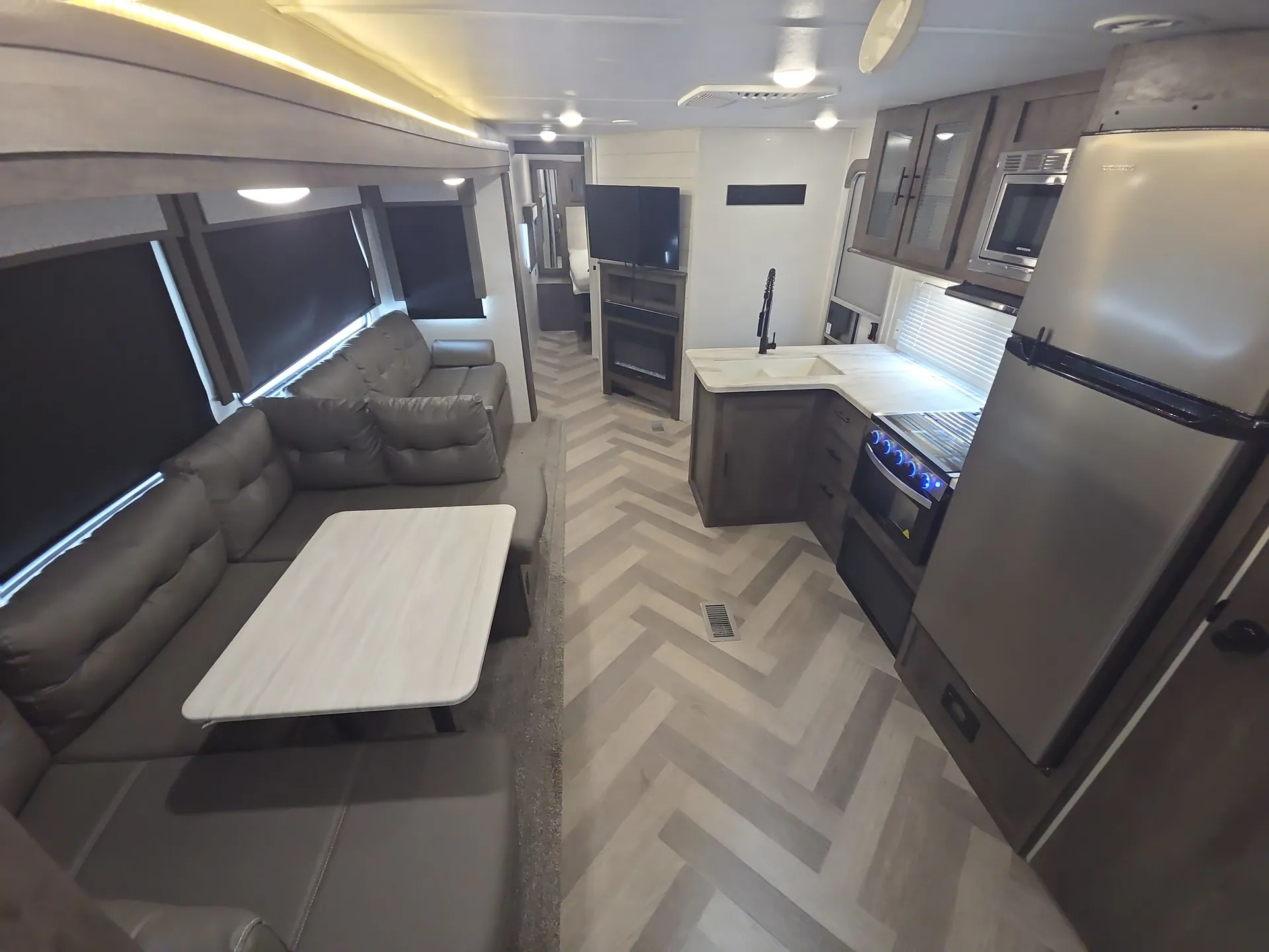 2020 Forest River Wildwood 29VBUD — living area main