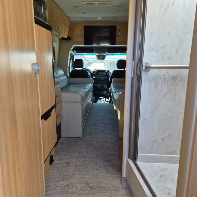2025 Chinook RV Summit DS, Photos photo 13