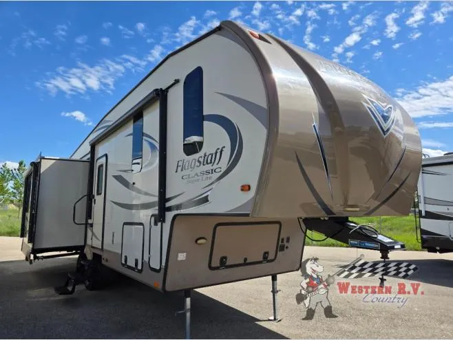 2018 Forest River RV Flagstaff Classic Super Lite 8529IKBS - Photo 2