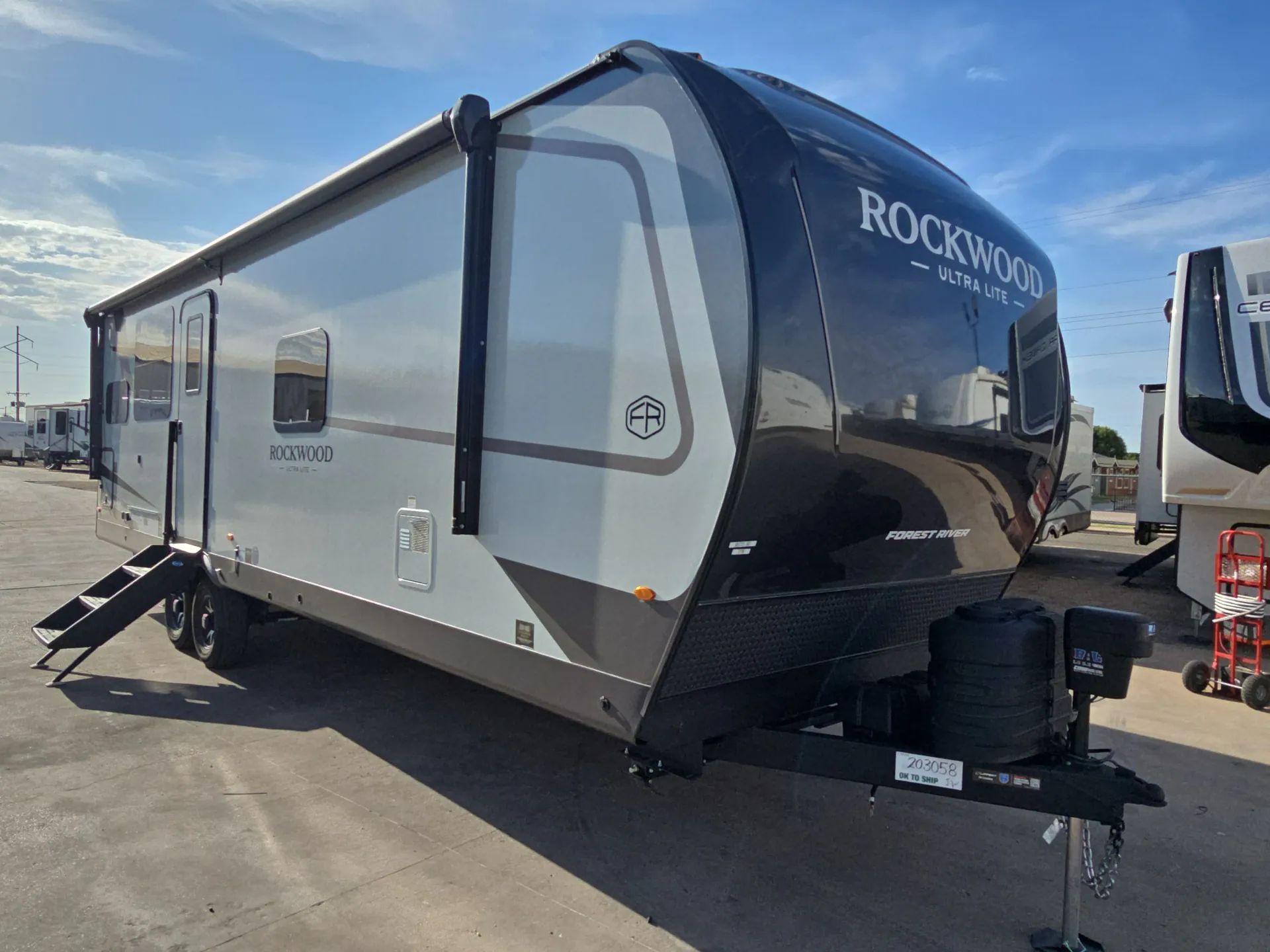 2027 Forest River Rockwood Ultra Lite 2711RK