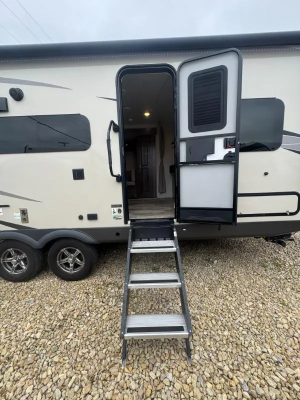 2023 Forest River Rockwood Mini Lite 2204S - Photo 4
