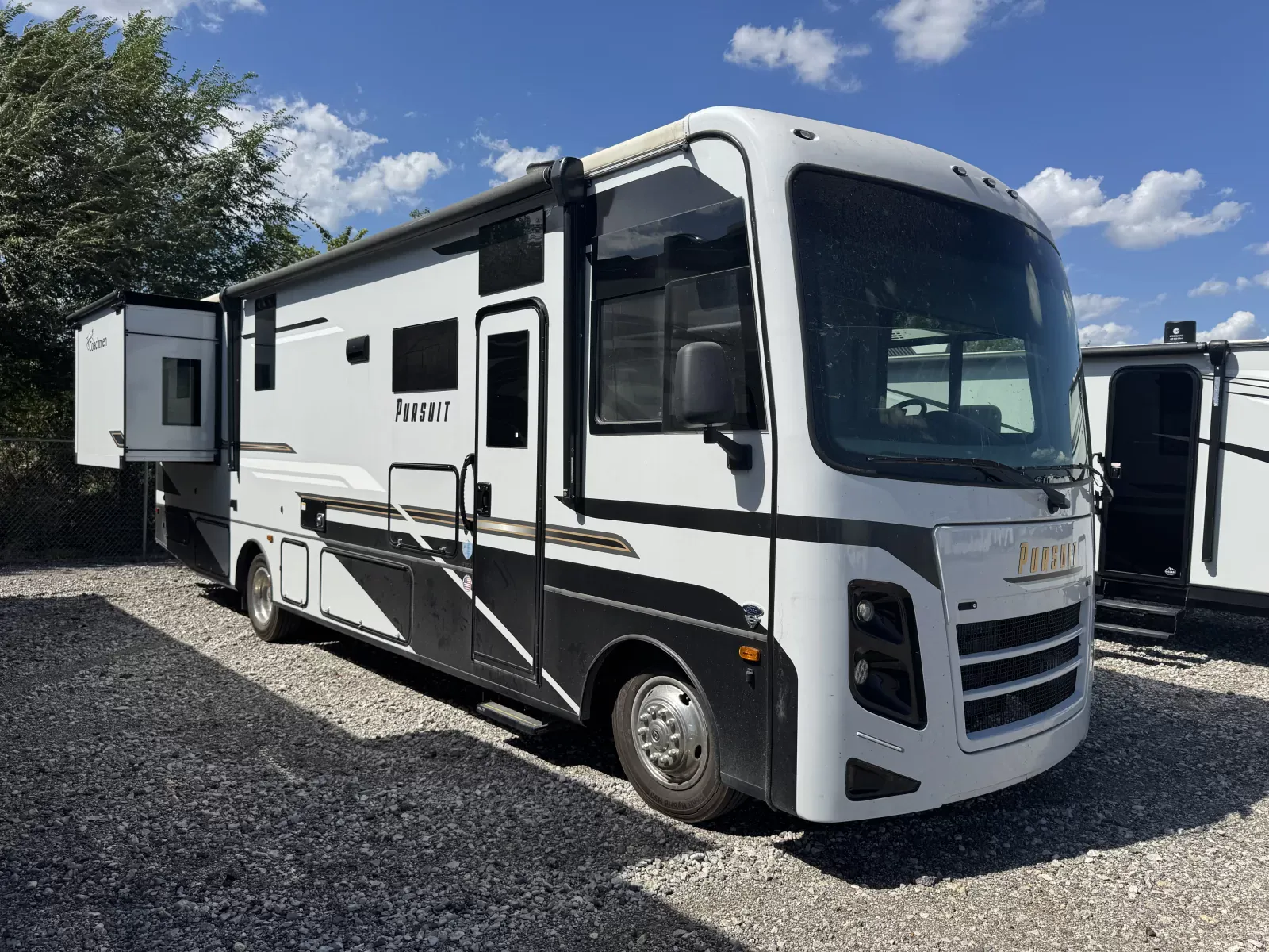 2025 Coachmen Pursuit 31TS - Photo 2