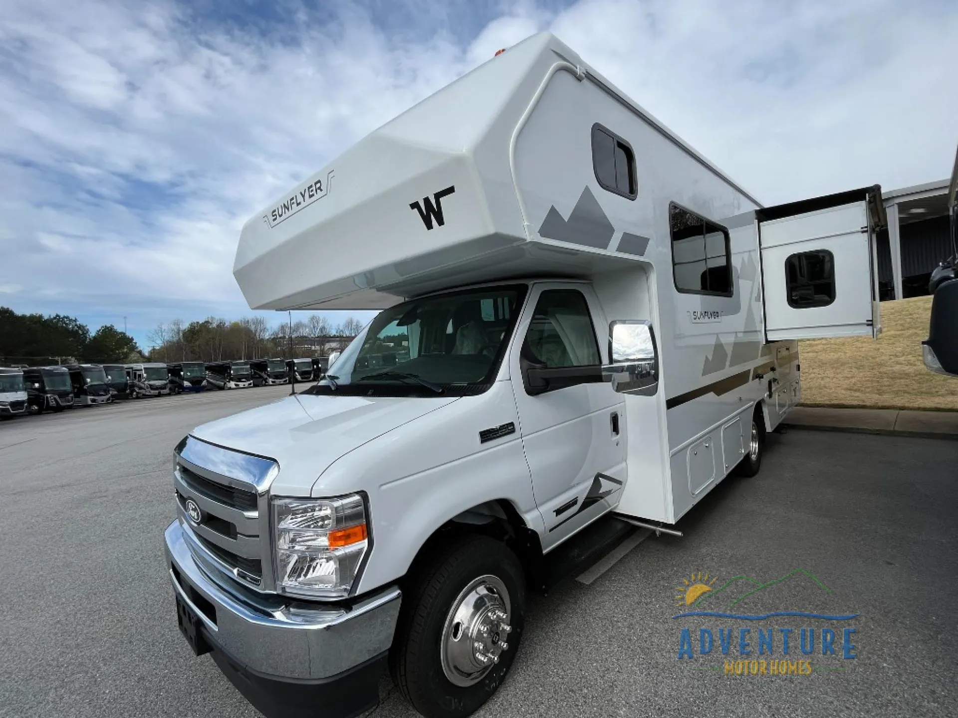 2027 Winnebago Sunflyer 22RS - Photo 2