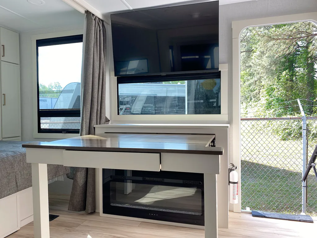 2026 Brinkley Model I 235, Photos photo 8