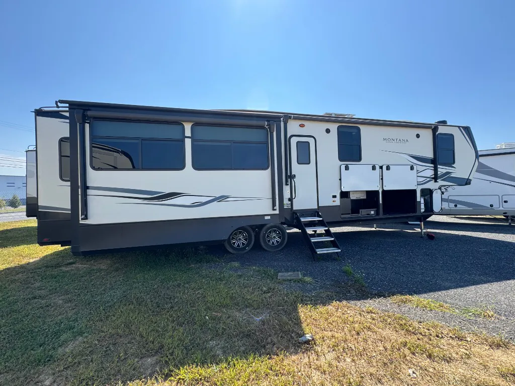 2022 Keystone Montana High Country 385BR, Photos photo 10