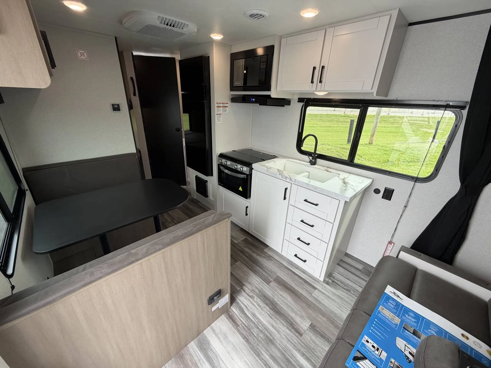 2026 Jayco Jay Flight SLX 211MB - Photo 3