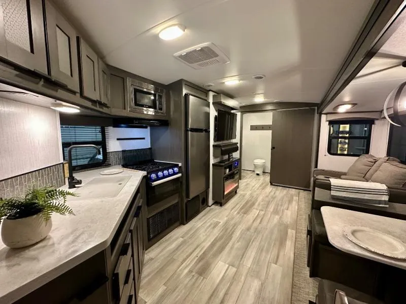 2022 Cruiser RV Embrace EL250 - Photo 4