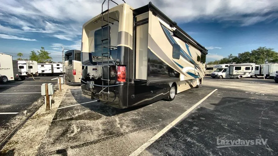 2022 Thor Motor Coach Miramar 35.2 - Photo 4