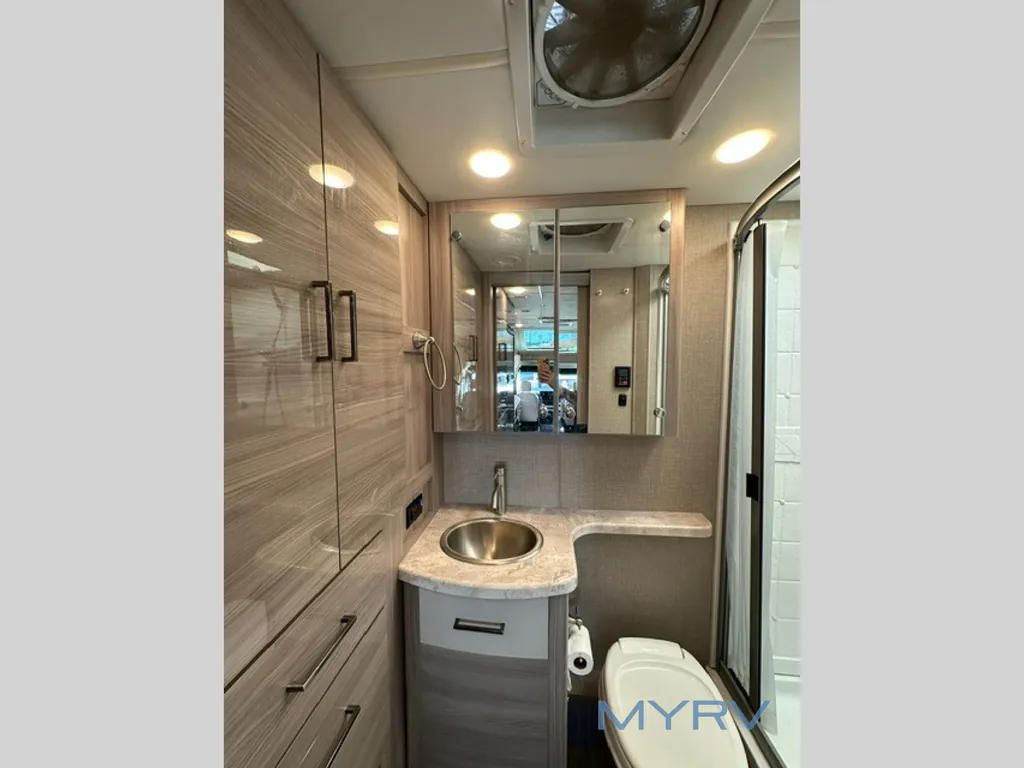 2023 Thor Motor Coach Tiburon 24FB, Photos photo 29