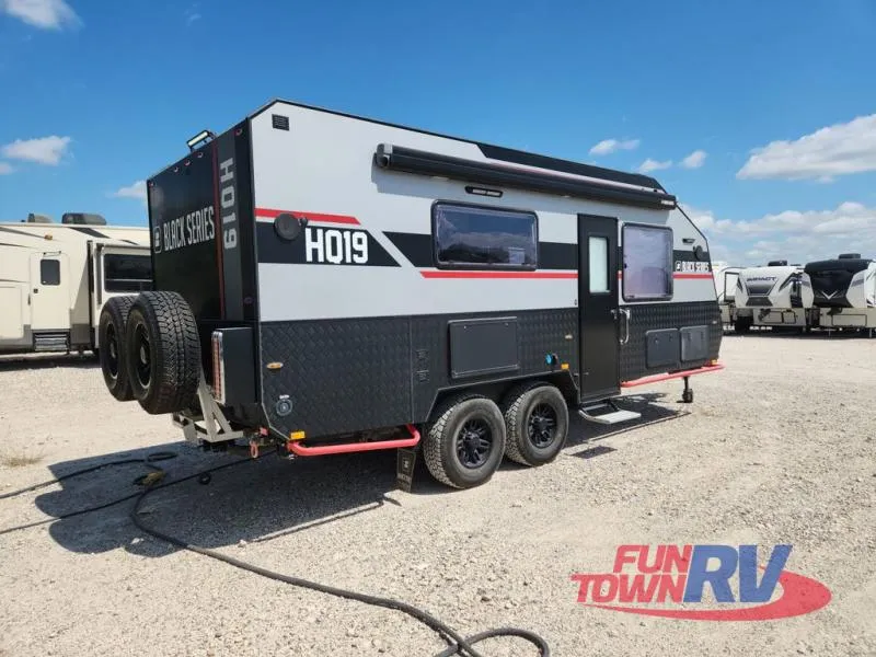 2022 Black Series Camper Black Series Camper Used   HQ19 - Photo 4