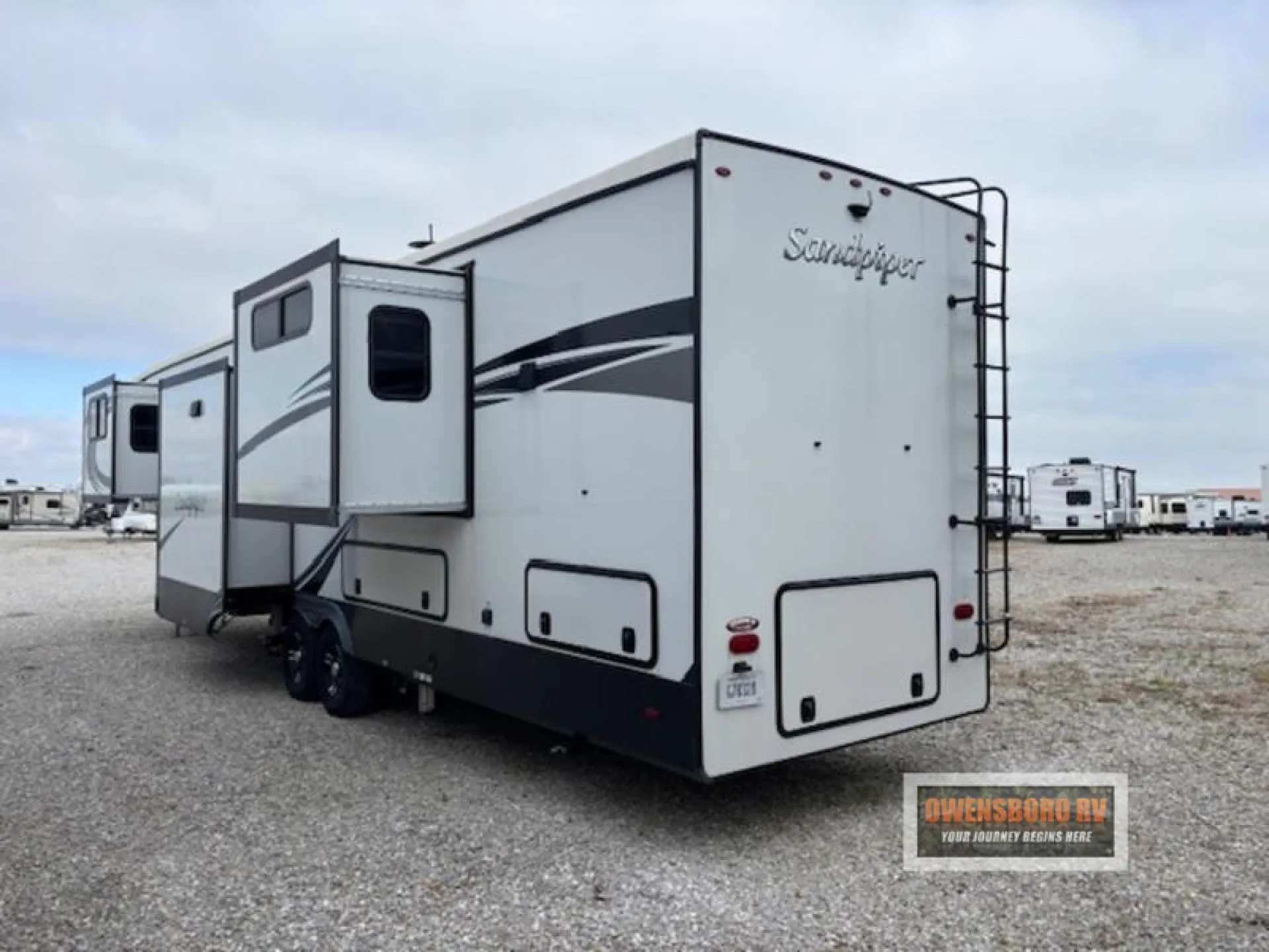 2022 Forest River Sandpiper Luxury 391FLRB - Photo 4