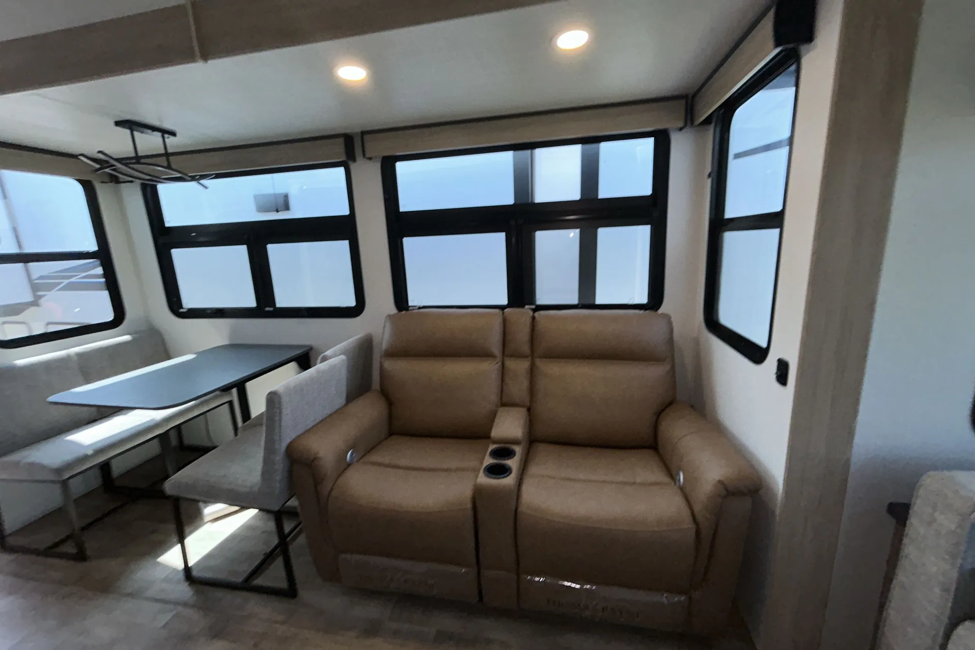 2026 k-z rv Ridgeway 31RL — living area main