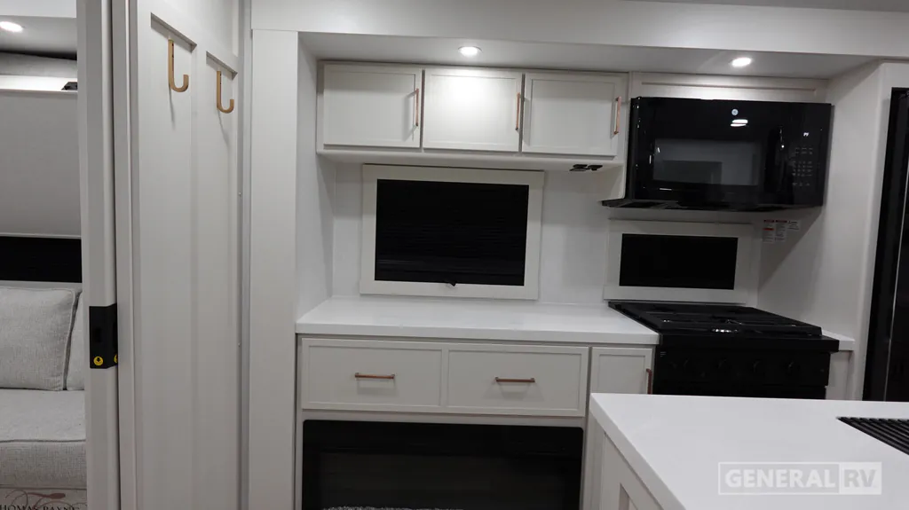 2027 Brinkley Model Z AIR 315, Photos photo 26