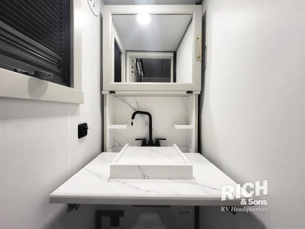 2026 Brinkley Model G 4100, Photos photo 36