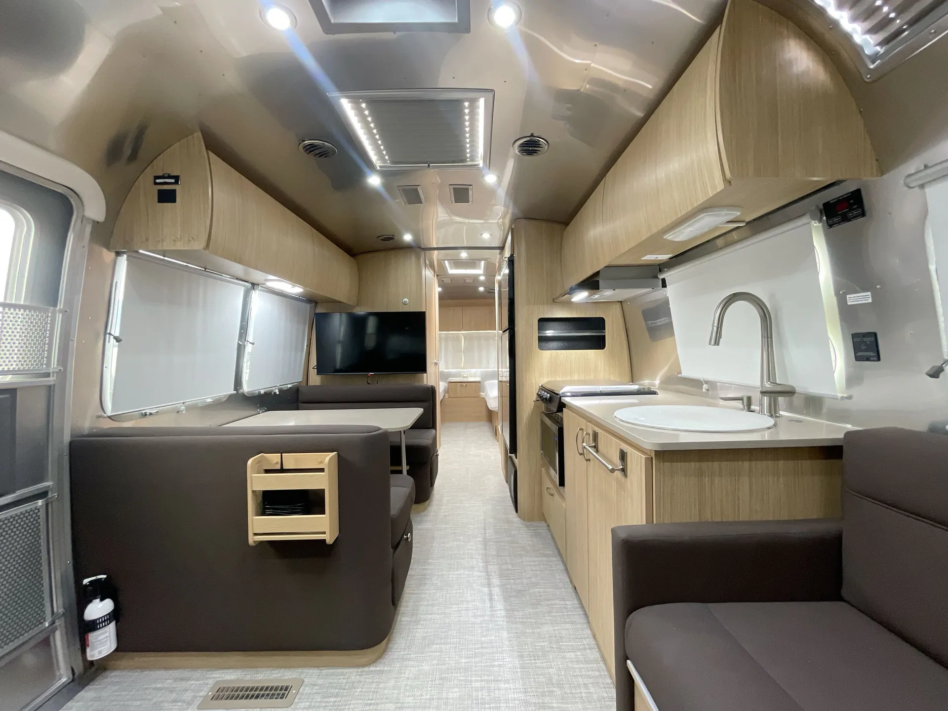 2019 Airstream Flying Cloud 28RB - Photo 3