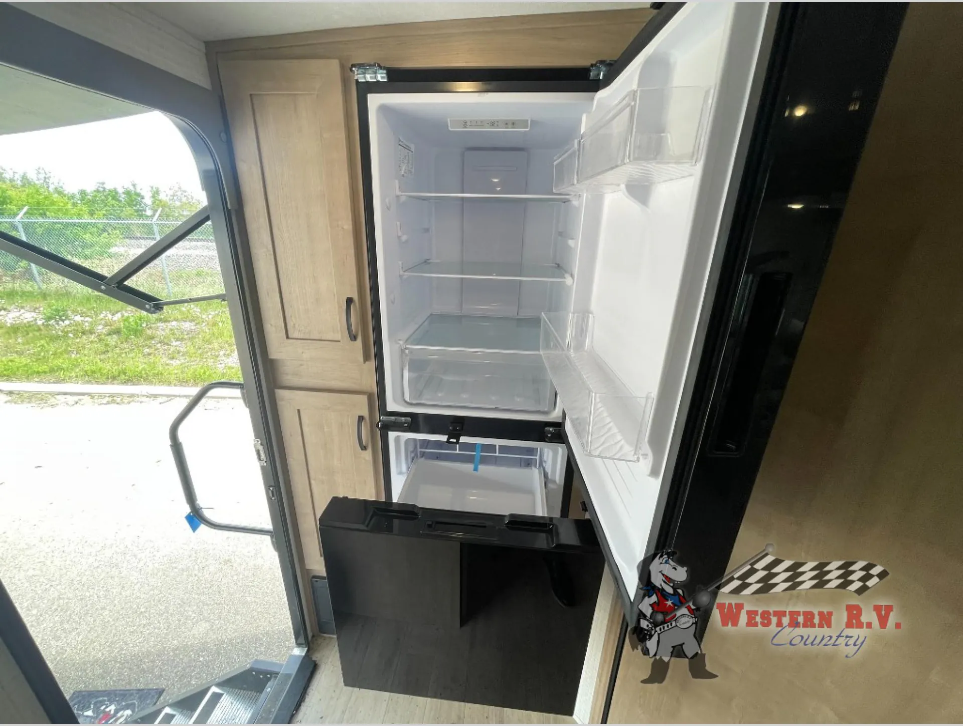 2025 Palomino Solaire 2080RBS - Photo 4